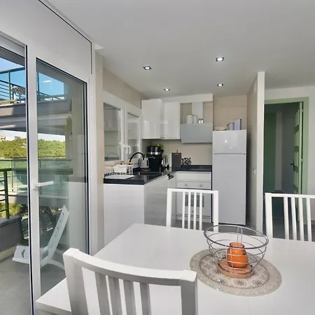 Superbe T3 Face A La - Terrasse -